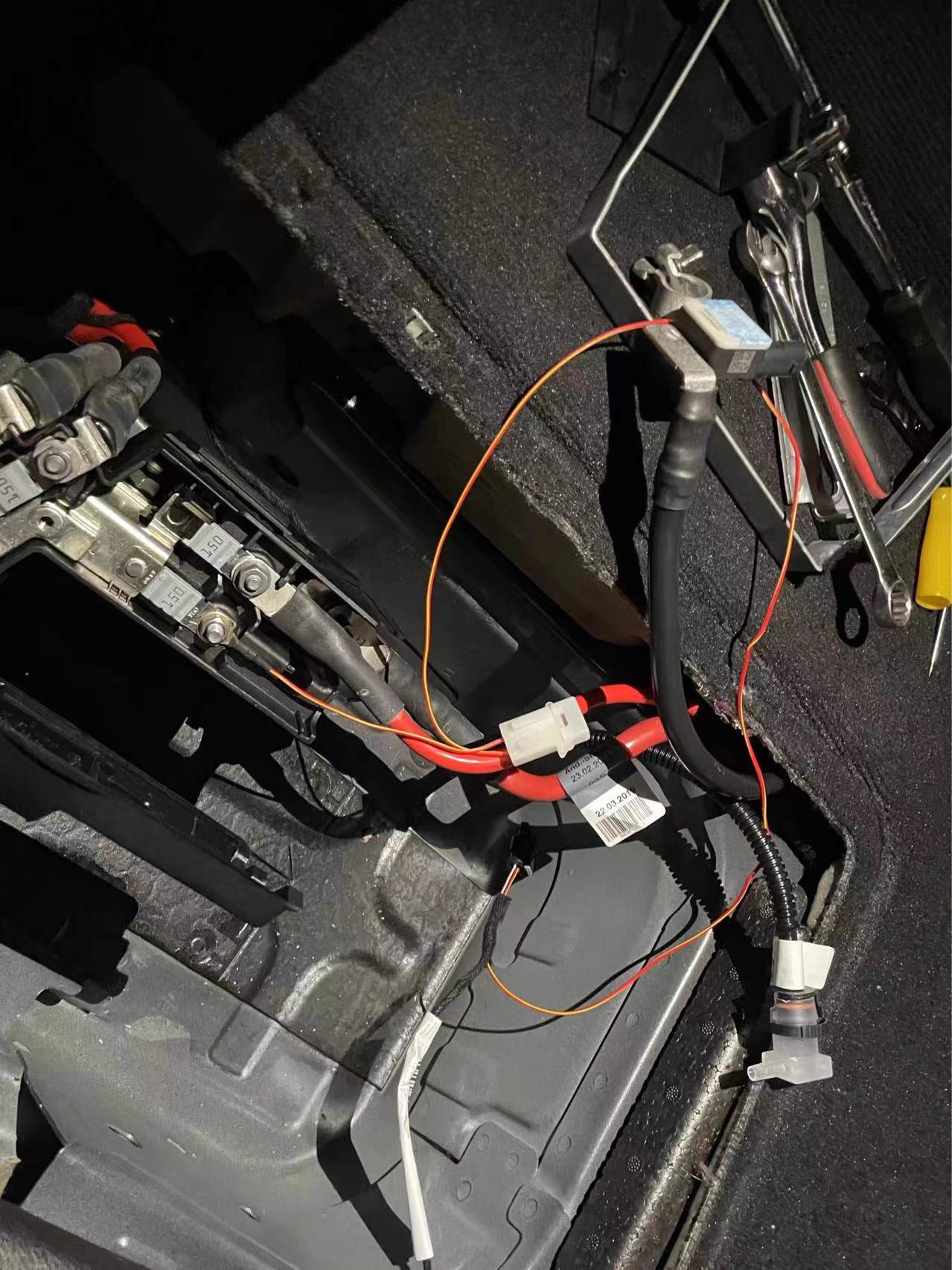 AGM Battery Sensor Wires for Porsche Cayenne 18-23 Year Lithium Battery Replacement One Pcs